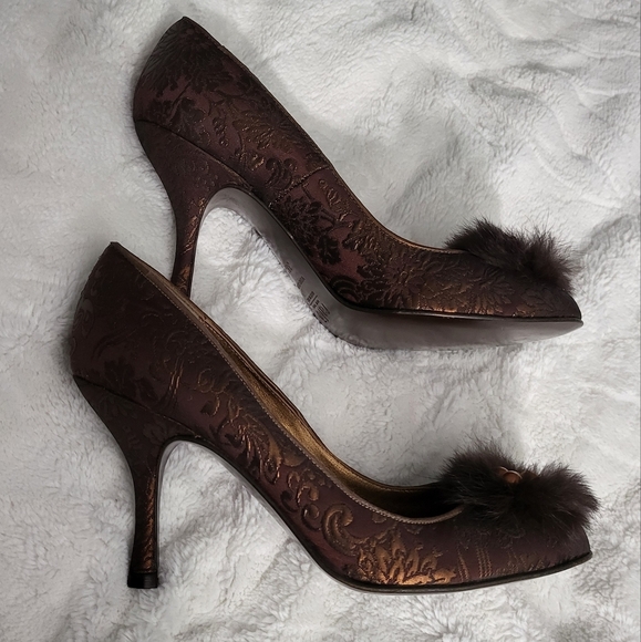 Elegant Brown Heels with Embellishments - Picture 8 of 11